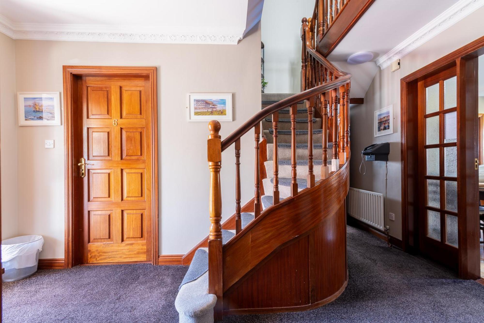 Отель Avalon House Голуэй Экстерьер фото